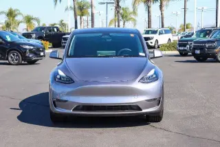 Tesla Model Y 2025 AWD Long Range 4dr Crossover