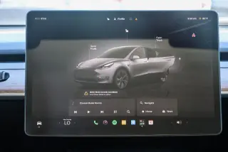 Tesla Model Y 2025 AWD Long Range 4dr Crossover