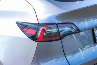 Tesla Model Y 2025 AWD Long Range 4dr Crossover