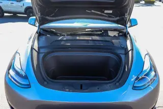 Tesla Model Y 2025 AWD Long Range 4dr Crossover