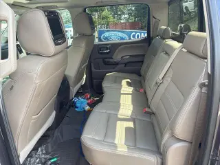 GMC Sierra 2500HD 2016 4x4 Denali 4dr Crew Cab SB