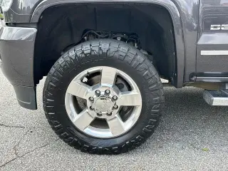 GMC Sierra 2500HD 2016 4x4 Denali 4dr Crew Cab SB