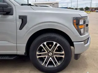 Ford F-150 2023 4x2 XL 4dr SuperCrew 5.5 ft. SB