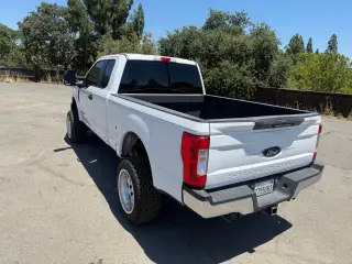 Ford F-350 Super Duty 2019 4x4 XLT 4dr SuperCab 6.8 ft. SB SRW Pickup