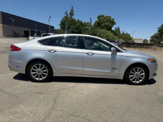 Ford Fusion Energi 2018 SE Luxury 4dr Sedan