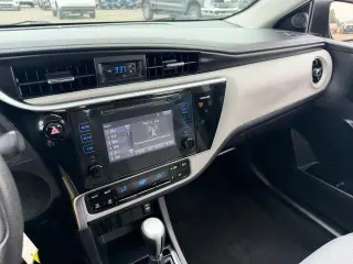 Toyota Corolla 2017 SE 4dr Sedan 6M
