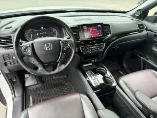Honda Ridgeline 2021 AWD Black Edition 4dr Crew Cab 5.3 ft. SB