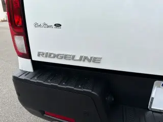 Honda Ridgeline 2021 AWD Black Edition 4dr Crew Cab 5.3 ft. SB