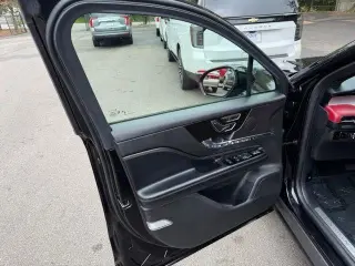 Lincoln Corsair 2023 AWD Reserve 4dr SUV