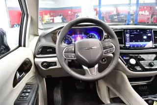 Chrysler Pacifica 2023 Touring L 4dr Mini-Van