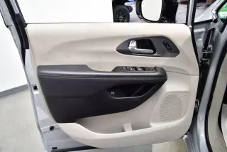 Chrysler Pacifica Plug-In Hybrid 2024 Road Tripper 4dr Mini-Van