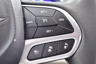 Chrysler Pacifica Plug-In Hybrid 2024 Road Tripper 4dr Mini-Van