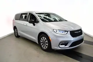 Chrysler Pacifica Plug-In Hybrid 2024 Road Tripper 4dr Mini-Van