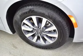 Chrysler Pacifica Plug-In Hybrid 2024 Road Tripper 4dr Mini-Van
