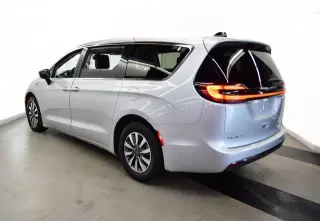 Chrysler Pacifica Plug-In Hybrid 2024 Road Tripper 4dr Mini-Van