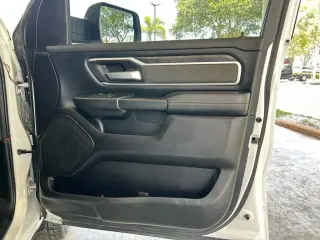 Ram 1500 2021 4x2 Big Horn 4dr Crew Cab 5.6 ft. SB Pickup