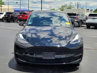 Tesla Model Y 2023 AWD Performance 4dr Crossover