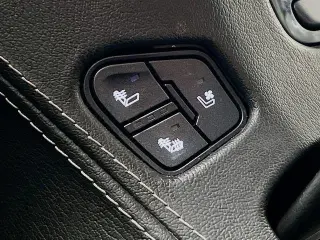 GMC Yukon XL 2017 4x4 Denali 4dr SUV