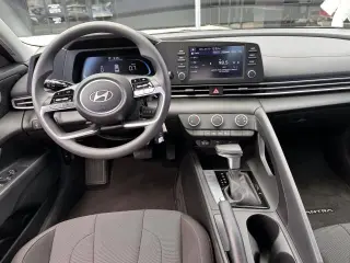 Hyundai ELANTRA 2025 SE 4dr Sedan