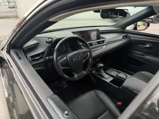 Lexus ES 350 2019 F SPORT 4dr Sedan