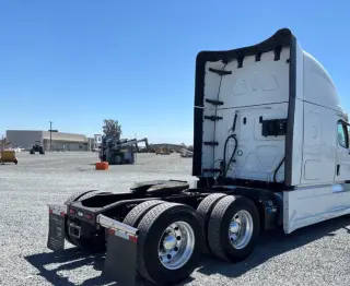 2025 Freightliner Cascadia