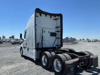 2025 Freightliner Cascadia