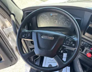 2025 Freightliner Cascadia