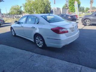 2013 Hyundai Genesis