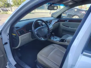 2013 Hyundai Genesis