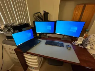 2022 Dell 5520laptop+Dual 24fhd Monitors