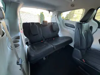 2024 Chrysler Pacifica Plug-In Hybrid Select