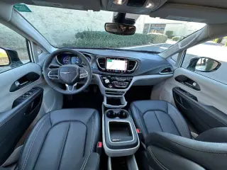 2024 Chrysler Pacifica Plug-In Hybrid Select