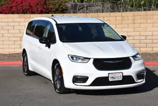 2024 Chrysler Pacifica Plug-In Hybrid Select
