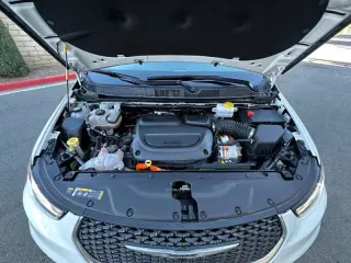 2024 Chrysler Pacifica Plug-In Hybrid Select