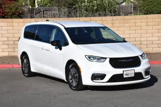 2024 Chrysler Pacifica Plug-In Hybrid Select