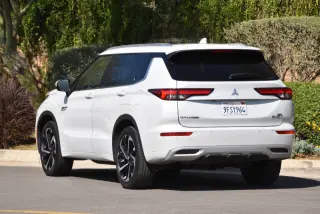 2023 Mitsubishi Outlander PHEV SEL