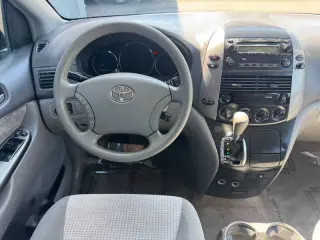 2008 Toyota Sienna LE 7-Passenger
