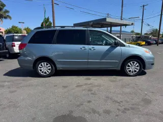 2008 Toyota Sienna LE 7-Passenger