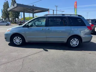 2008 Toyota Sienna LE 7-Passenger