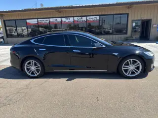 2015 Tesla Model S