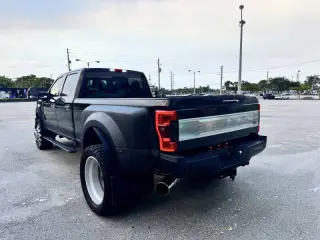 2017 Ford F-350 Super Duty Platinum
