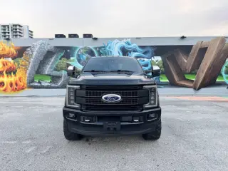 2017 Ford F-350 Super Duty Platinum