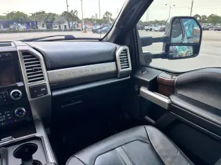 2017 Ford F-350 Super Duty Platinum