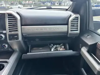 2017 Ford F-350 Super Duty Platinum