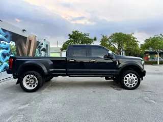 2017 Ford F-350 Super Duty Platinum