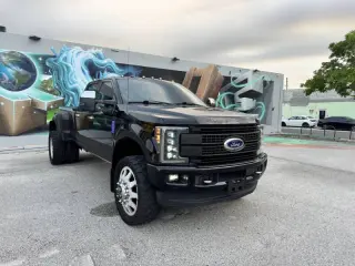2017 Ford F-350 Super Duty Platinum