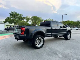 2017 Ford F-350 Super Duty Platinum