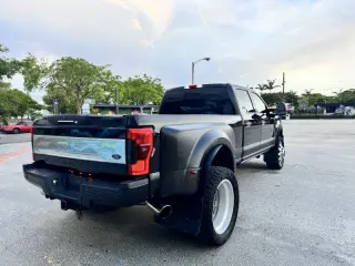 2017 Ford F-350 Super Duty Platinum