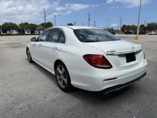2017 Mercedes-Benz E-Class E 300 4MATIC