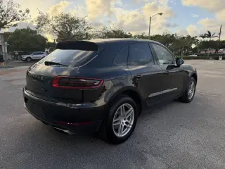 2017 Porsche Macan